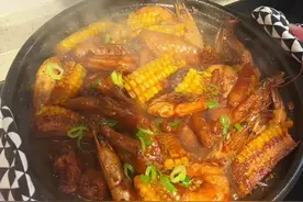 我们全家人都爱吃的鸡翅鸡爪鲜虾煲，做法简单贼好吃#日常做饭 #好吃到停不下来