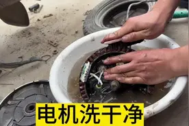 电动车后轮嗡嗡响更换电机轴承 #电动车维修 #修车 #电动车