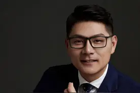 深圳上班的郑女士一万五千块薪水存在公司在宁波银行深圳科技园支行办的工资卡上，却被扣除，因此，没被告知情况下绑定第三方平台。#银行卡视频封面