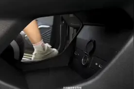 车上有它就够了，不用担心手机没电了，车内也变整洁了 一拖四