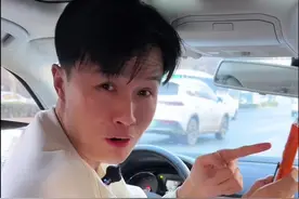 现在红绿灯都能自己控制了？ #测评 #红绿灯控制器 #避坑