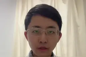 耳痛流水流脓，可能是外耳道炎或者中耳炎犯了#中耳炎 #外耳道炎 #左氧氟沙星滴耳液