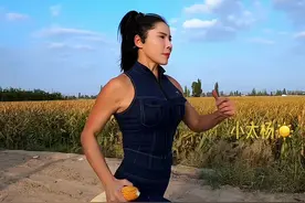 在田野间，每一粒种子都是未来的希望！ 视频拍摄于甘肃张掖临泽县，这里是国家级杂交玉米种子生产基地，全国每100粒玉米种子就有13粒产自这里。 #2024临泽马拉松赛视频封面