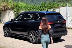 你四十多岁开宝马x5都无比自信，更别说 30多开宝马×5的年轻人了