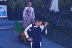 致我们回不去的学生时代，无比怀念的青春，满满的都是回忆感！#学生时代 #校园生活 #青涩时光 #回忆青春视频封面