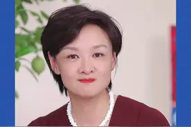 坐扶梯，突然停了！该怎么做？走错一步，很可能有大危险！#电梯安全 #扶梯停了为什么不能走 #教育