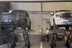 二代哈弗H9和坦克500底盘实景对比#哈弗h9 #长城汽车