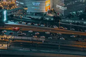 这是以色列的核心城市和第二大城市–特拉维夫，人均GDP为5万多美元，它是以色列高度发达和沙漠奇迹的象征。以色列的所有重要机构和决策中心，几乎都集中在特拉维夫。以色列是中东唯一发达国家，被称为中东硅谷和中东小霸王。#以色列 #特拉维夫 #中东地区视频封面