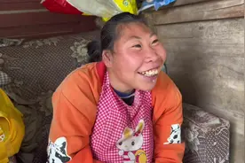 燕琴从小就天天和妈妈待在一起，现在妈妈突然不在家燕琴还不适应