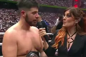 “阿根廷拳手在伯纳乌模仿梅西举起球衣”#阿根廷拳手在伯纳乌举起梅西球衣 #梅西视频封面