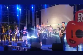 蒙着耳朵#长城#演出现场视频