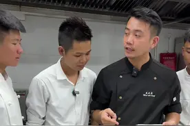 放在冰里的糖醋咕咾肉你吃过吗？我敢说很多00后的粤菜厨师都没有见过，今天不要错过酸酸甜甜颜值又高的粤菜经典“冰镇水晶糖醋咕咾肉”，一起看视频做起来吧#抖音美食创作者