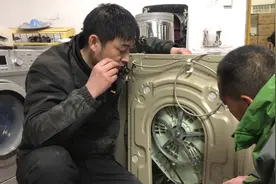 #家电清洗培训 滚筒洗衣机后面皮带和皮带轮怎么拆，有好多都不会