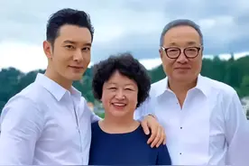 #黄晓明 和父母