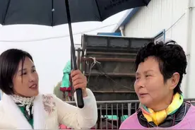 来到王姐的羊场，看一下羊的质量，大姐很不容易六十多岁还在努力，我必须尽全力去帮助她，助力三农产业！#工厂老板日常视频封面