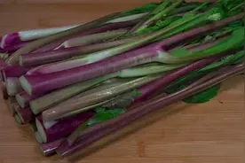 新鲜的红菜苔怎么炒才好吃呢？阿见分享饭店不外传的做法视频封面