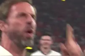 重磅！英格兰主帅索斯盖特官宣辞职 欧洲杯两连亚，索斯盖特走了：英格兰天亮了吗？#足球 #体育 #新今体育视频封面