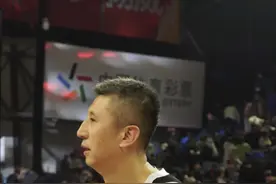 郭导一个标志性的转身过掉了我们的青春！青春又回头看了我们一眼！再见青春！#郭士强视频封面