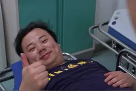 膝盖按摩小方法，让你打完球后不用担心膝盖疼！#篮球#nba季后赛#健康科普 #骨科 #运动康复 #彭兆祥医生