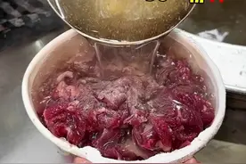 潮汕牛肉鲜到烫几秒就能吃了吗！！好嫩好好吃！！ #潮汕牛肉 #街边美食 #路边摊 #红烧牛肉面 #地方特色美食视频封面