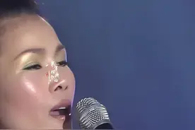 我也曾一身傲骨不低头，奈何前路沾满了愁...#伤感音乐