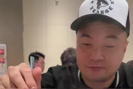 这家鲩鱼火锅应该是我为数不多，吃了以后还会再想去吃的店，鱼肉特别鲜脆，而且基本没有鱼刺，好神奇！#省饭课代表 #人间烟火 #同城美食 #福州美食推荐 #天儿冷吃点啥视频封面