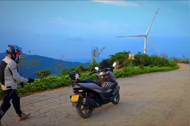 #豪爵uhr150 戴上头盔出车，一档破百，二档翘头，三档提速视频封面