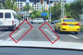 老司机来说说，这种可变车道怎么走？新手朋友要明白 #每天一个用车知识 #红绿灯