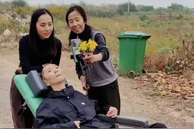 亚楼，眼睛越来越明亮，脖子越来越灵活，意识嘛，越来越清晰。 瓜蒌，越来越成熟了，农活越来越多了，劳工嘛，越来越稀缺了。 哈哈哈，挺好的，挺好的，都好，都会好的 #瓜蒌全身都是宝 #七松家瓜蒌 #彭亚楼煤气中毒康复日记 #每日小记视频封面