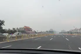 每年十一都要来天安门看看，目前各条路交通管制##天安门视频封面