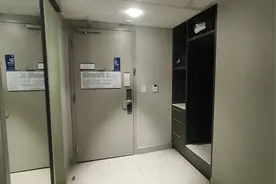 #入境美国 #小黑屋 #洛杉矶