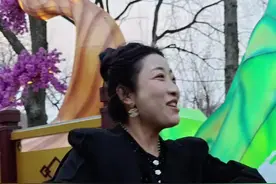 猴哥也怕吃人家嘴短 鞍山女士携带瑞幸而来，弄得猴哥都不好意思，吃了喝就得夸好！#雪饼猴#长春动植物公园#五行山下孙悟空视频封面