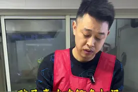 孩子喜欢吃鲫鱼片，特意找鱼丸哥帮去骨去刺，做无骨鱼片 #杀鱼技术 #刀工 #美食 #草鱼 #厨房好物