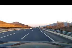 迈腾不愧是高速之王，历史以来油门最深的一次，没追上。我怂了。