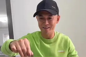 家里的茶台原来可以这么用的😁😁😁这么新鲜的河虾我情不自禁的烧个开水马上就开吃😋😋😋#虾 #白灼虾 #河虾 #抖音美食推荐官 #抖音美食视频封面