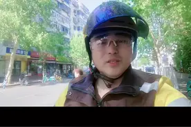 京东外卖补贴呈现疲软状态，商家骑手双双降低补贴，百亿补贴还能撑多久，东哥，你一定要坚持住啊，加油啊。#京东 #京东外卖 #外卖小哥 #外卖视频封面