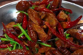 干煸蝉蛹的做法、香辣酥脆嘎嘎好吃#美食教程 #家常菜 #年夜饭 #嘎嘎好吃