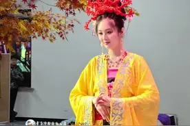 女儿国王纯享版 才貌双全的女儿国王，让台下观众看得如醉如痴。#长春动植物公园太有活了 #长春动植物公园#西游记视频封面