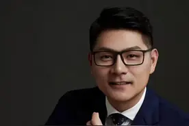 3月18日， 成都，一市民用行李箱装16万元现金送电诈分子, 配送骑手发现异常报警, 平台奖励他1万 #骑手送货发现异常救回16万现金 #诈骗 #骑手视频封面