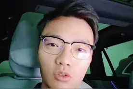 余承东公布的华为智驾车型事故数据确实夸张 #华为 #智驾 #问界m9 #驭见界纵享行 #新能源汽车