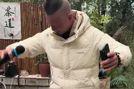 道义放两旁把义字摆中间。 #农村小伙深情演绎 #我的乡村生活 #真人真唱 #灵魂歌手 #演技派