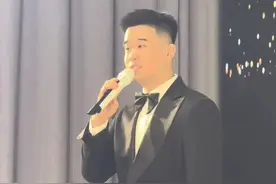 婚礼必拍全场大合影送祝福，衔接退场丢娃娃，氛围太欢快了！！#陕西 #婚宴现场 #婚礼主持人 #艺声的全国婚旅 #氛围场婚礼美学视频封面