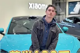 听说在中国，春节都要准备年货！那我准备这个够不够？！今天起一周内，涨300万粉！这份大礼马上送😄😄想要什么颜色告诉我#黄子韬直播 #黄子韬送车 #该准备第一波年货了 #外国人在中国视频封面