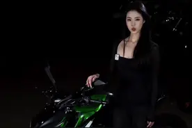 “赤裸电控”的代表车型 #摩托车 #Kawasaki #川崎z1000 #抖音小助手