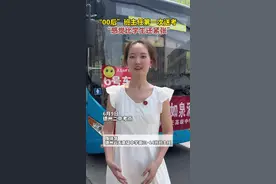 今年高考，是德州云天高级中学的“00后”班主任隋晓萍第一次送考，她直呼“感觉比学生还紧张”。#德州 #高考