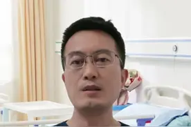 韦神缺牙背后真相！牙周炎晚期+饮食雷区医生紧急提醒 #抖出健康知识宝藏 #韦东奕 #牙周炎 #蛋奶素 #医疗健康创作训练营 @抖音医疗健康小助手 @抖音创作灵感