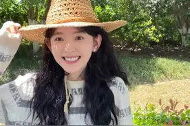 章若楠一出图，我知道头像壁纸又要更新了！#章若楠烟花夜拍的神