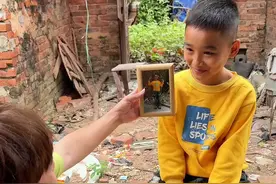 可怜的娃这么小失去了父母，没有家人的嘘寒问暖 #孤儿 #传递善良传递爱 #懂事的孩子视频封面