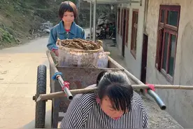 生活纵有千般不意，也得坚强的生活下去，虽然我没有依靠，但我可以努力成为孩子们的依靠视频封面