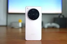 OPPO Find X8 Ultra首发体验：直屏轻薄超大杯 OPPO Find X8视频封面